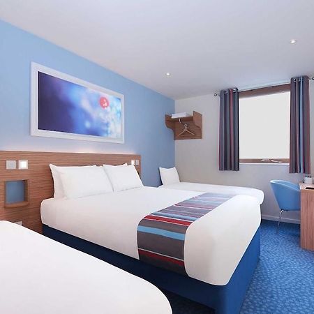 Travelodge London Ealing Exterior foto
