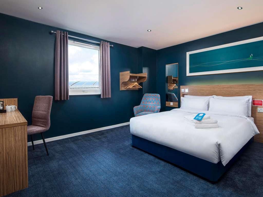 Travelodge London Ealing Habitación foto