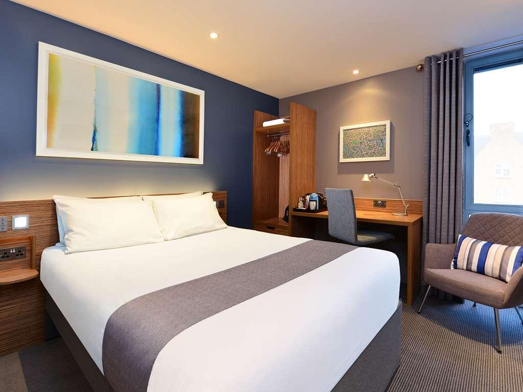Travelodge London Ealing Habitación foto
