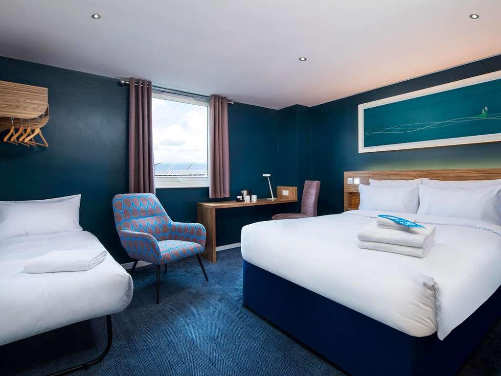 Travelodge London Ealing Habitación foto
