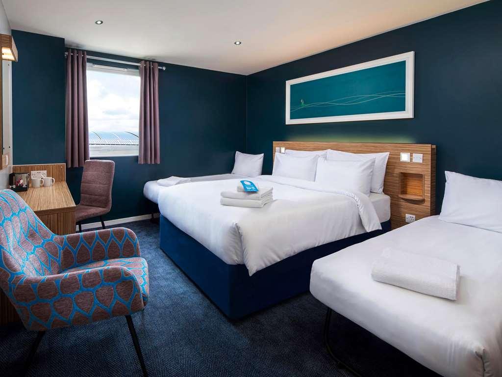 Travelodge London Ealing Habitación foto