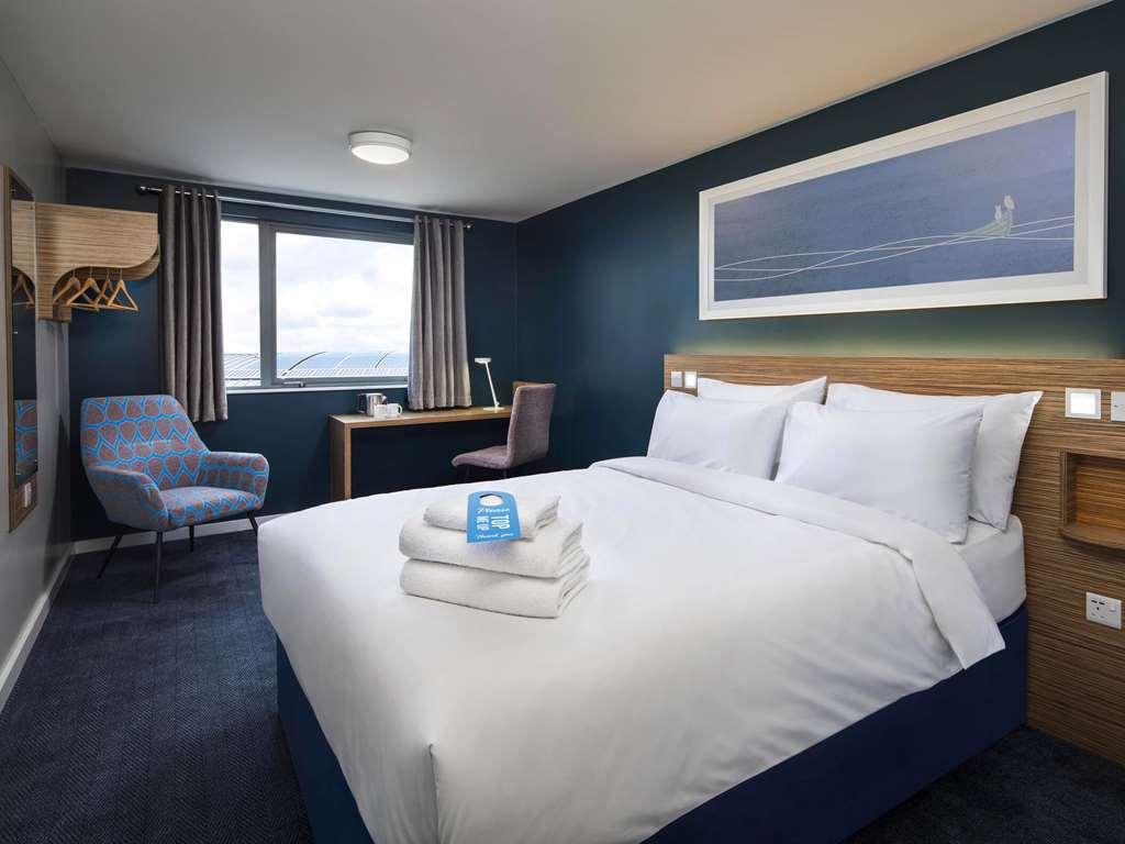 Travelodge London Ealing Habitación foto