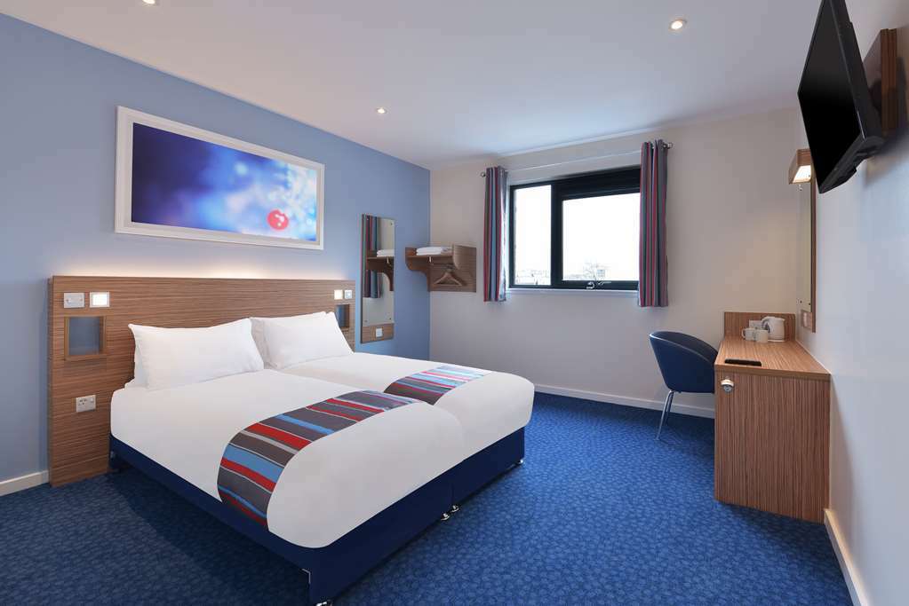 Travelodge London Ealing Habitación foto